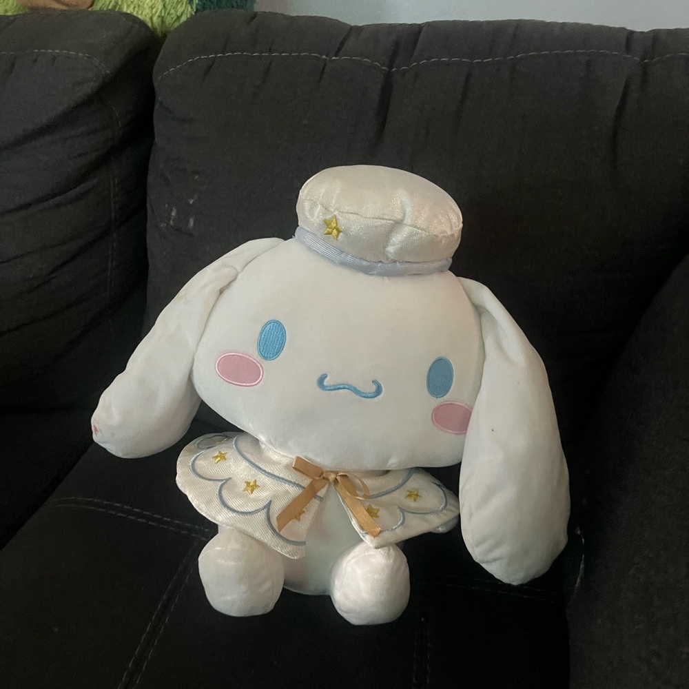 cinnamon roll plushie
